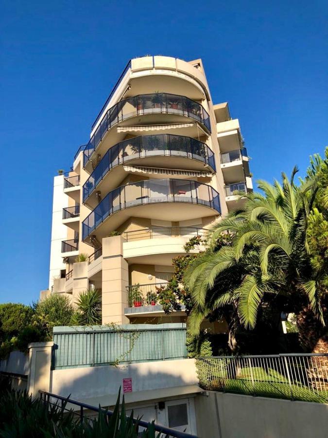 Front Sea Luxury Apartment *